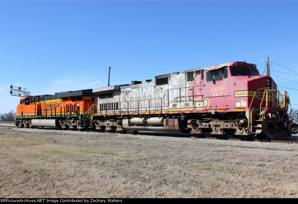 BNSF 669 4240